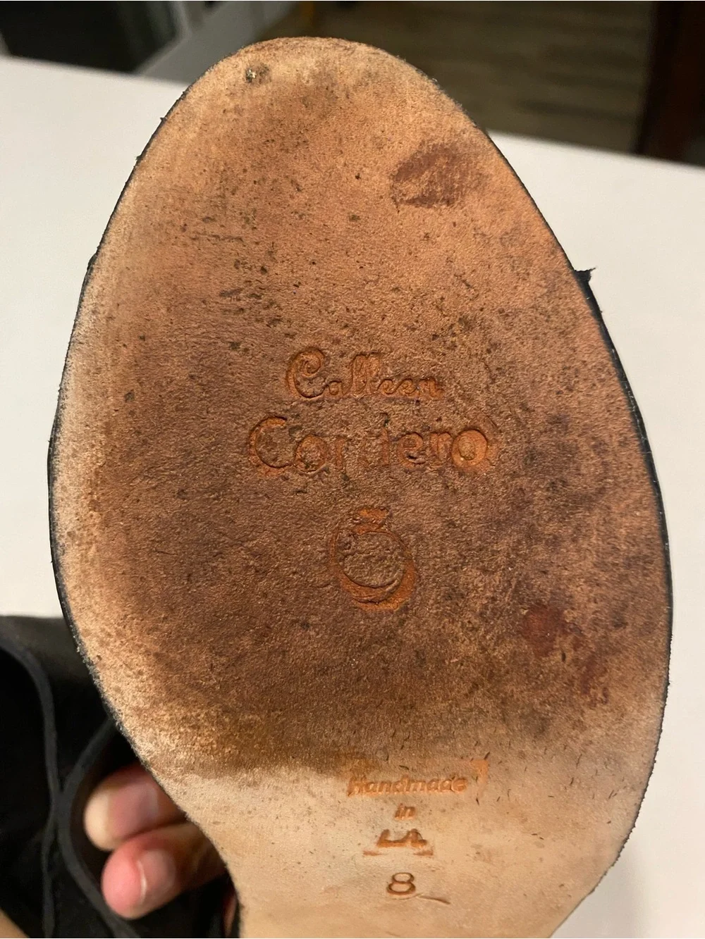 CALLEEN CORDERO KATRA CUT OUT SUPPLE BLACK LEATHER HEELS GOLD ACCENTS SEXY SZ 8